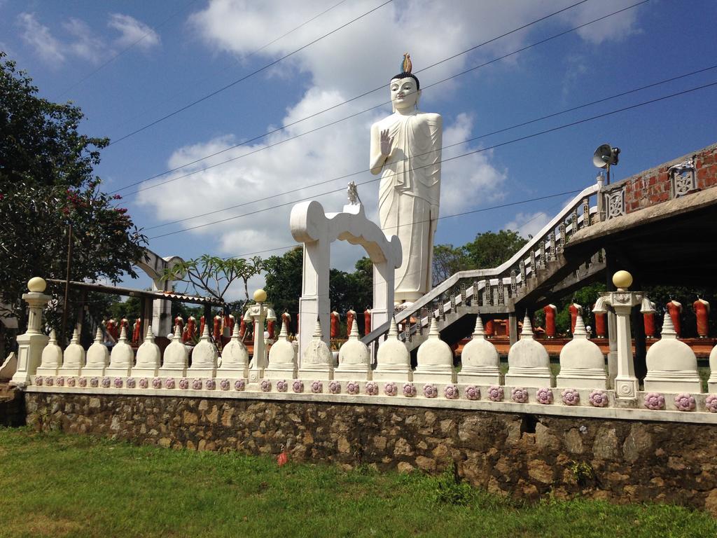 Friends Guesthouse Kudapaduwa ภายนอก รูปภาพ