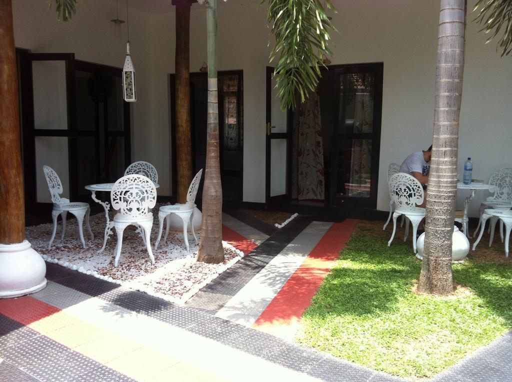 Friends Guesthouse Kudapaduwa ภายนอก รูปภาพ