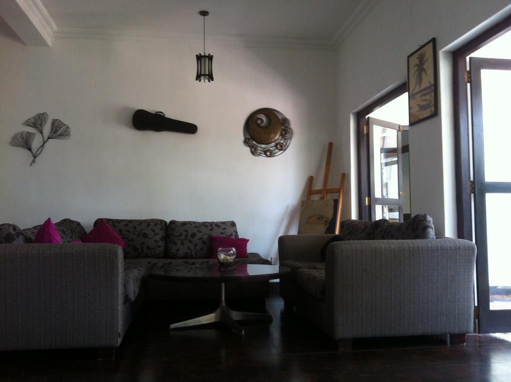 Friends Guesthouse Kudapaduwa ภายนอก รูปภาพ