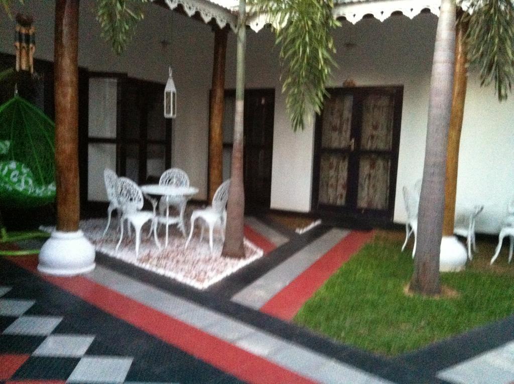 Friends Guesthouse Kudapaduwa ภายนอก รูปภาพ