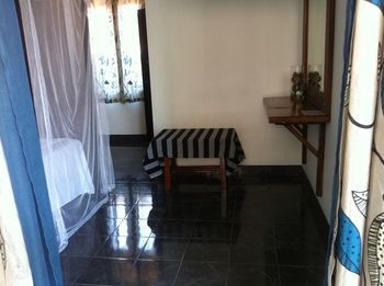 Friends Guesthouse Kudapaduwa ภายนอก รูปภาพ